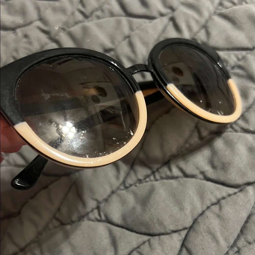 Tory Burch Black and Cream Sunglasses